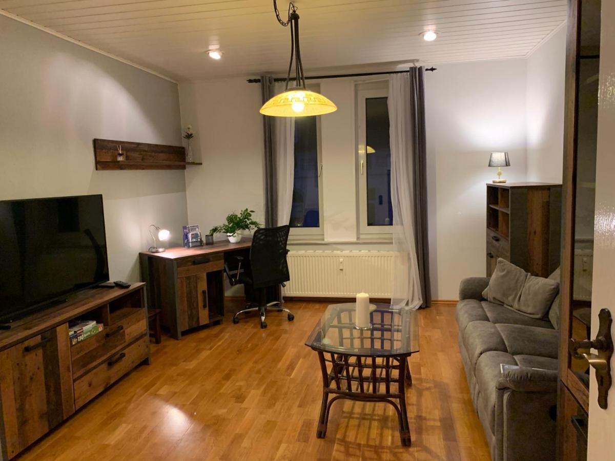 Sudstadt-fewo Mit Grossem Balkon Nahe Und - Uber Den Dachern Von Whv Apartment