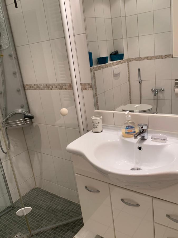 Sudstadt-fewo Mit Grossem Balkon Nahe Und - Uber Den Dachern Von Whv *